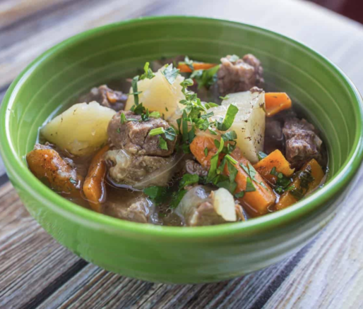 Green onion lamb stew: a flavorful and hearty dish with tender lamb and aromatic green onions.