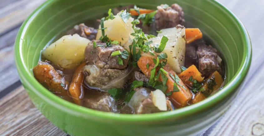 Green onion lamb stew: a flavorful and hearty dish with tender lamb and aromatic green onions.