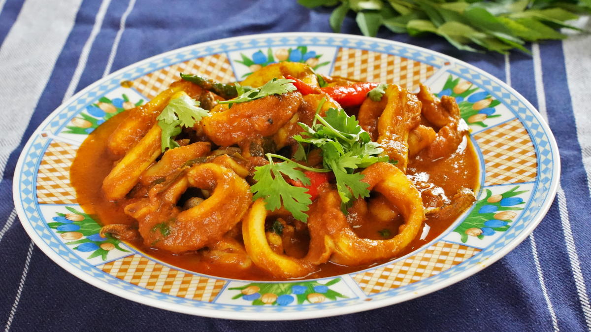 Squid Curry: A Flavorful Seafood Delight | Intrecipes