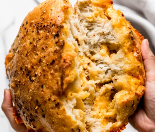 Spicy Onion Bread with Red Pepper Flakes