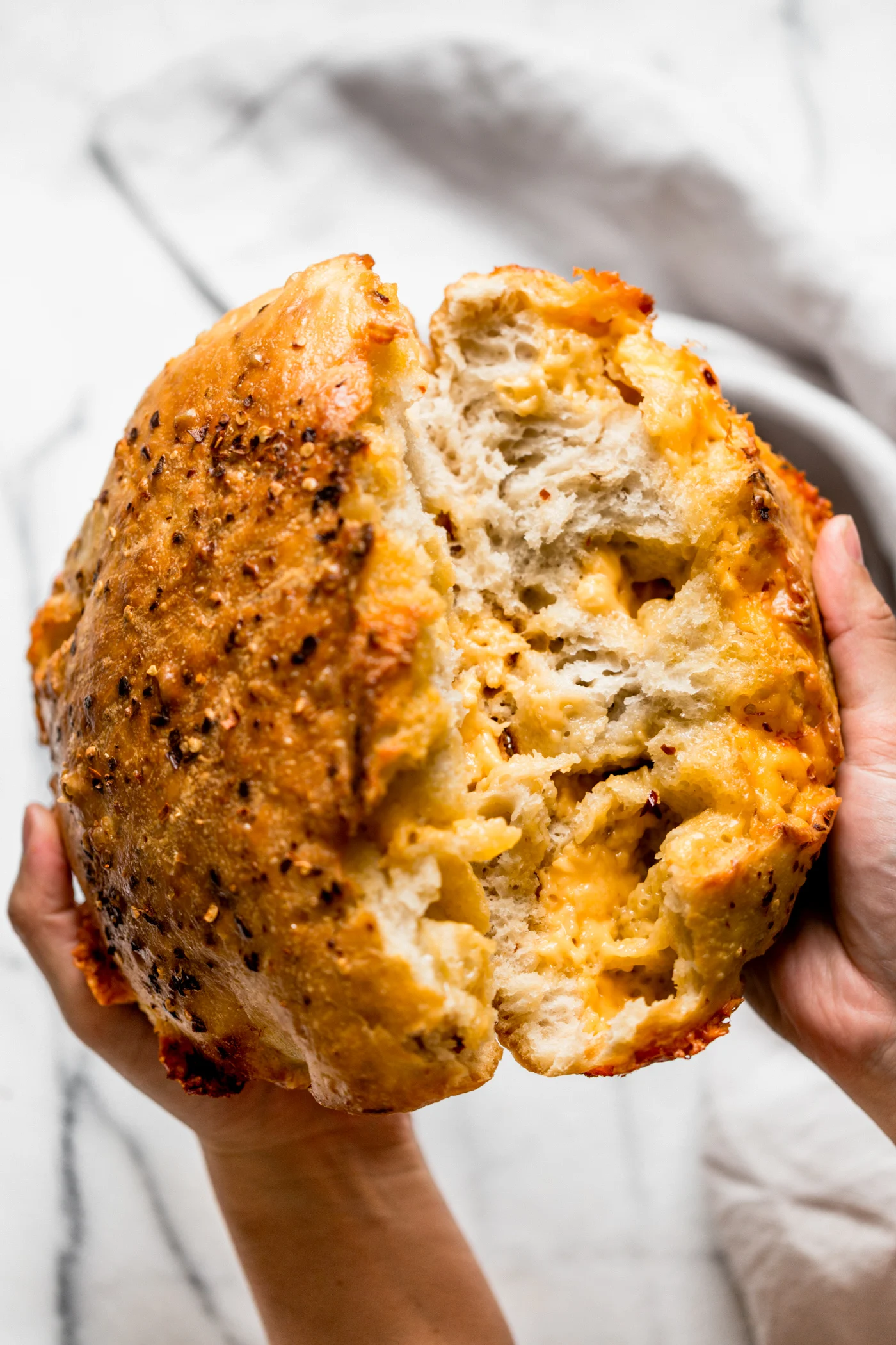 Spicy Onion Bread with Red Pepper Flakes: A Zesty Homemade Treat | Intrecipes