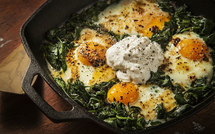 Healthy and Flavorful: Sautéed Egg with Spinach Recipe for a Nutritious Meal | Intrecipes
