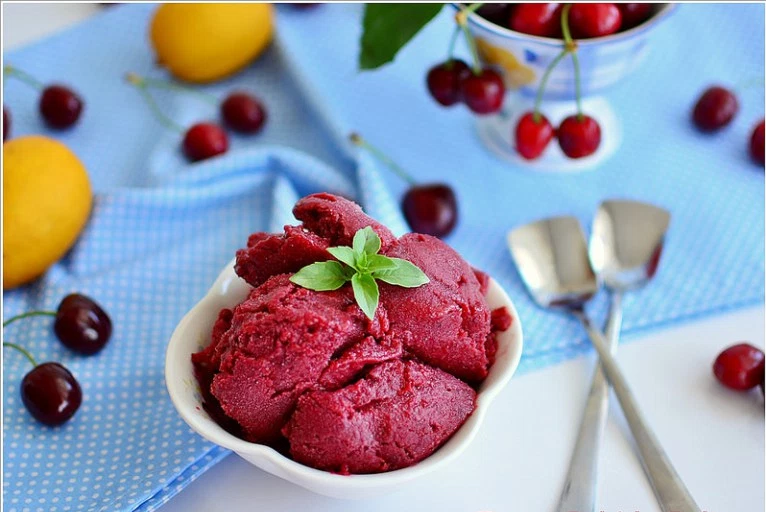 Sour Cherry Serenade: Vişneli Dondurma (Sour Cherry Ice Cream) | Intrecipes