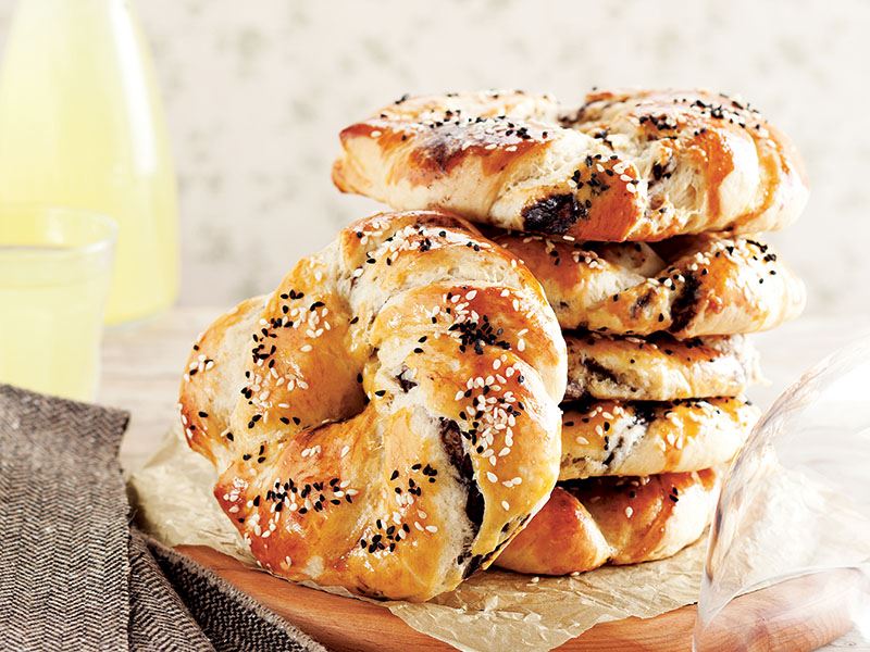 Zeytin Ezmeli Açma Recipe: A Flaky and Irresistible Pastry with Olive Paste Filling | Intrecipes