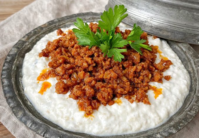 Scrumptious Ali Nazik dish with grilled eggplant, tender lamb, and creamy yogurt sauce